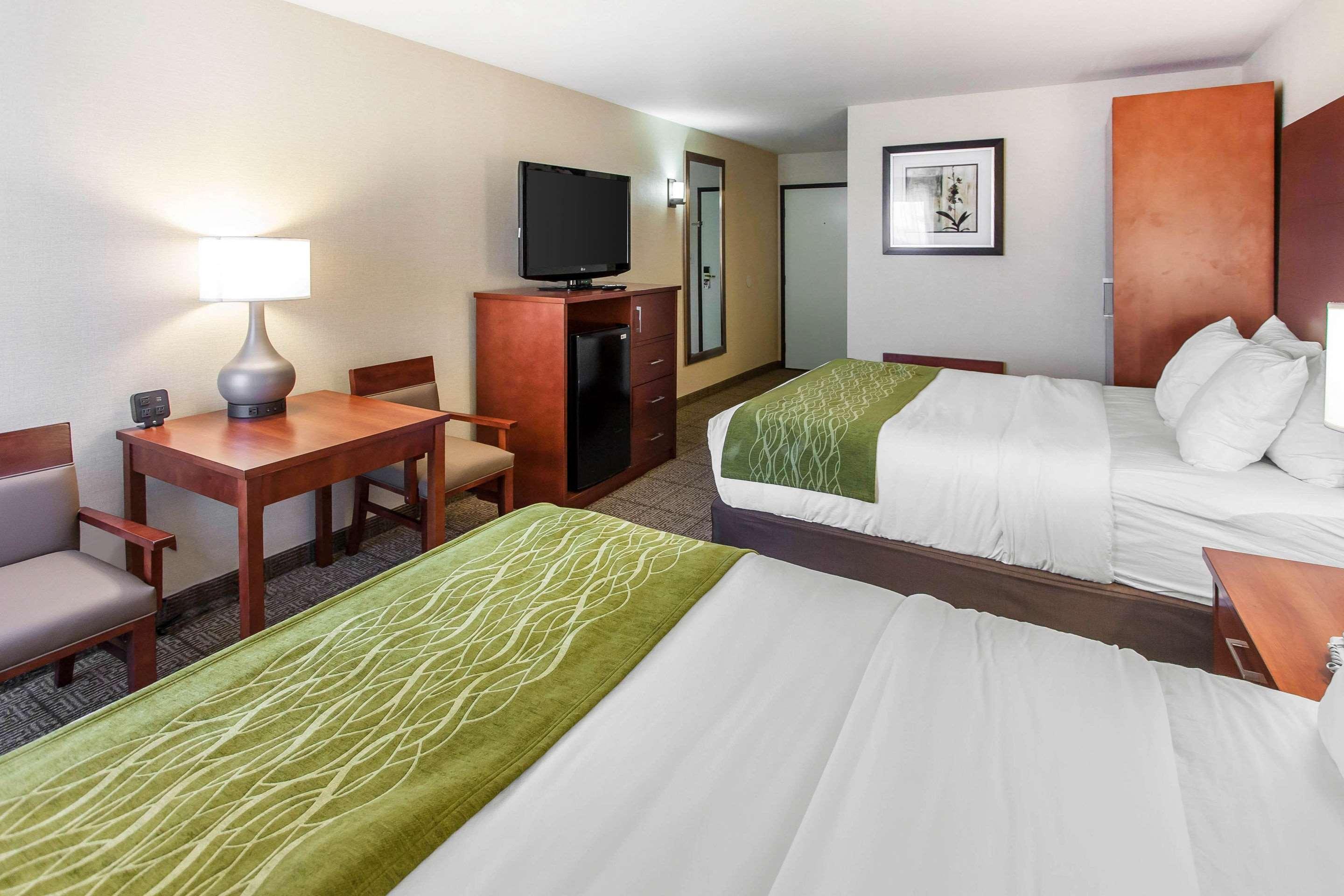 Comfort Inn & Suites Near Fallon Naval Air Station Exterior foto